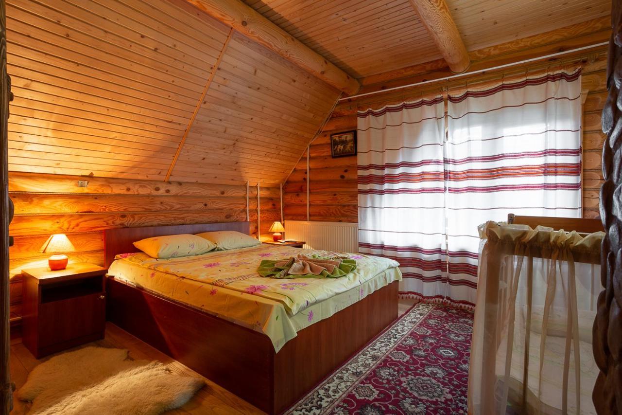 Gostynnyi Dvir Burkut Hotel Verkhovyna Buitenkant foto