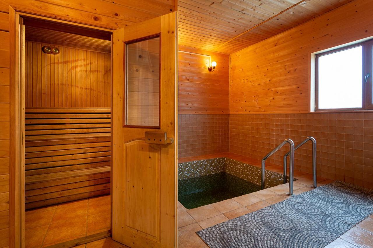 Gostynnyi Dvir Burkut Hotel Verkhovyna Buitenkant foto